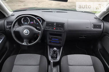 Хэтчбек Volkswagen Golf 2003 в Житомире