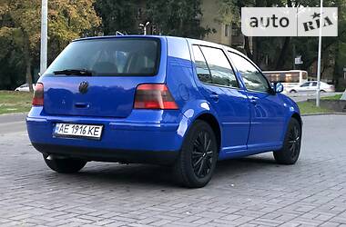 Хэтчбек Volkswagen Golf 1998 в Каменском