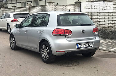 Хэтчбек Volkswagen Golf 2011 в Житомире