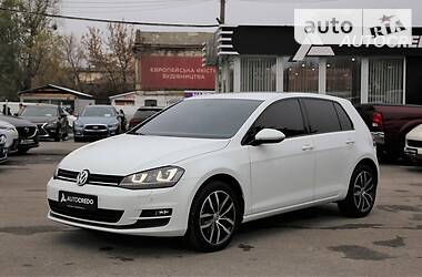 Хэтчбек Volkswagen Golf 2015 в 