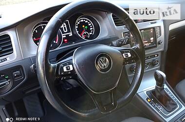 Универсал Volkswagen Golf 2017 в Дубно