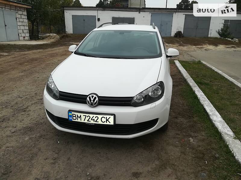 Универсал Volkswagen Golf 2012 в Глухове