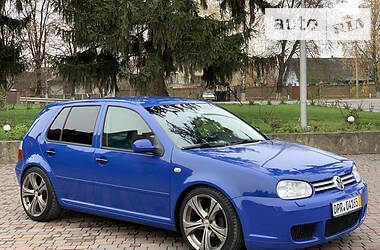 Хетчбек Volkswagen Golf 2001 в 