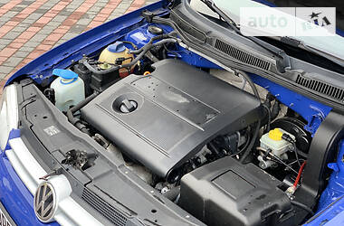 Хетчбек Volkswagen Golf 2001 в 