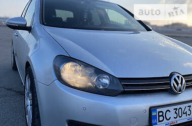 Хетчбек Volkswagen Golf 2009 в 
