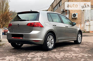 Хэтчбек Volkswagen Golf 2015 в Киеве