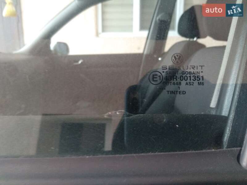 Хетчбек Volkswagen Golf 2001 в Івано-Франківську