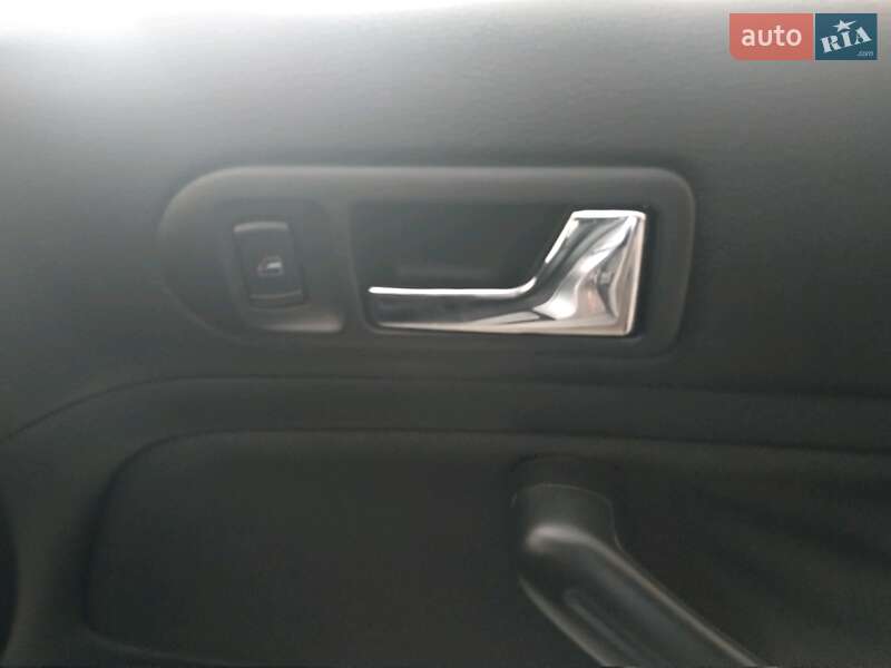 Хетчбек Volkswagen Golf 2001 в Івано-Франківську