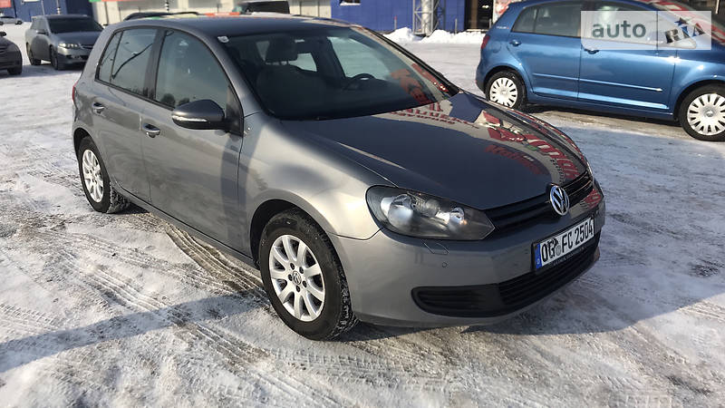 Хетчбек Volkswagen Golf 2010 в Дніпрі