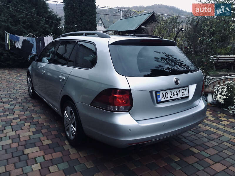 Универсал Volkswagen Golf 2013 в Виноградове