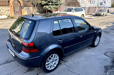 Хэтчбек Volkswagen Golf 2001 в Киеве