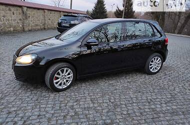 Хетчбек Volkswagen Golf 2009 в 
