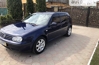 Хэтчбек Volkswagen Golf 2004 в Лубнах