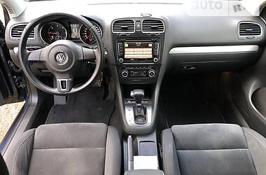 Хэтчбек Volkswagen Golf 2010 в Житомире