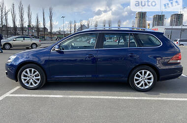 Универсал Volkswagen Golf 2012 в Киеве