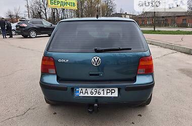 Хетчбек Volkswagen Golf 2003 в Києві