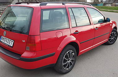 Універсал Volkswagen Golf 2001 в Житомирі