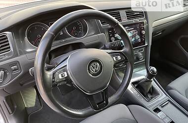 Универсал Volkswagen Golf 2017 в Сумах