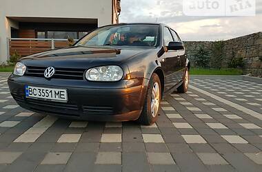 Хэтчбек Volkswagen Golf 2002 в Стрые