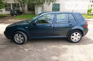 Хэтчбек Volkswagen Golf 2000 в Черновцах