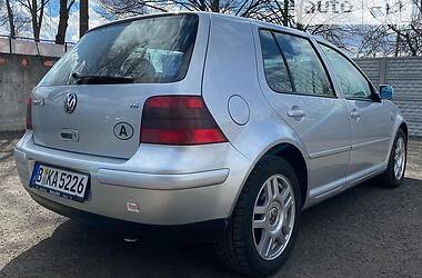 Хэтчбек Volkswagen Golf 2001 в Чернигове