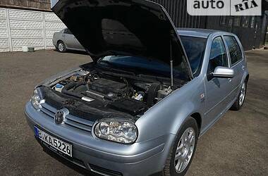 Хэтчбек Volkswagen Golf 2001 в Чернигове