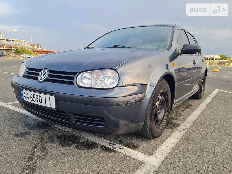 Хэтчбек Volkswagen Golf 1998 в Киеве