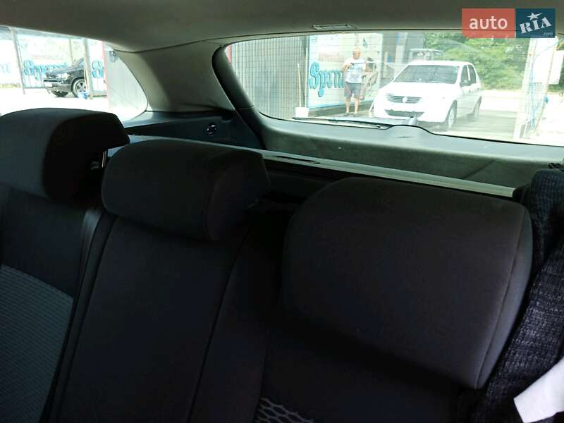 Универсал Volkswagen Golf 2010 в Черновцах