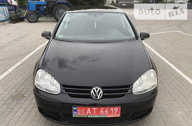 Хэтчбек Volkswagen Golf 2005 в Ковеле