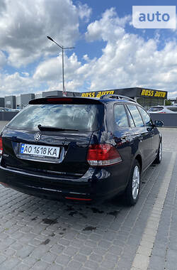 Універсал Volkswagen Golf 2010 в Мукачевому