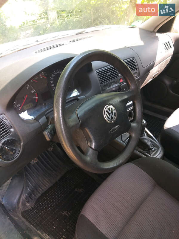 Хетчбек Volkswagen Golf 2000 в Чернігові