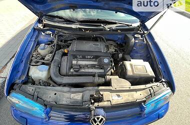 Хетчбек Volkswagen Golf 2001 в Чернігові