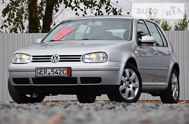 Хэтчбек Volkswagen Golf 2004 в Дрогобыче