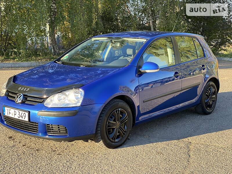 Хэтчбек Volkswagen Golf 2005 в Самборе