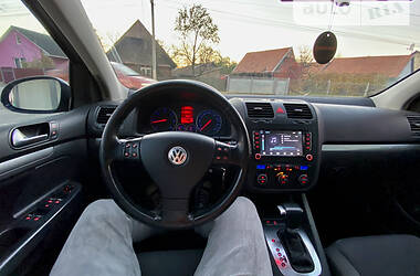 Хэтчбек Volkswagen Golf 2006 в Рахове