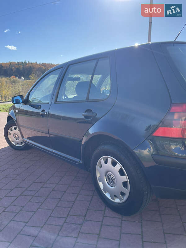 Хетчбек Volkswagen Golf 2001 в Трускавці