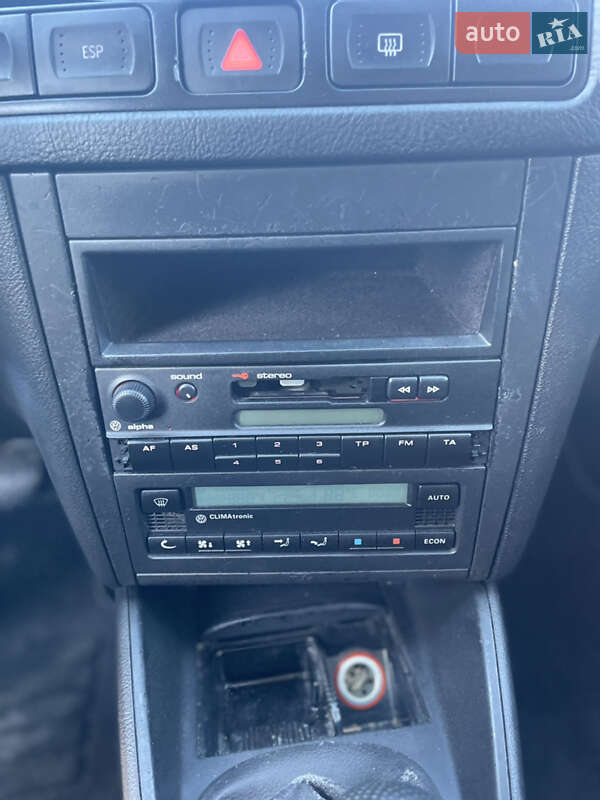 Хетчбек Volkswagen Golf 2001 в Трускавці