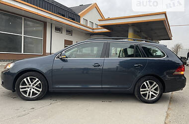 Универсал Volkswagen Golf 2010 в 