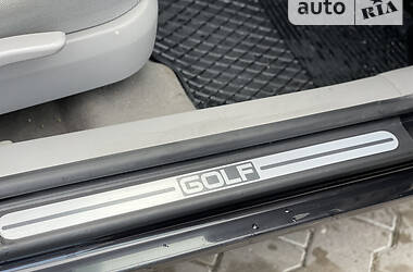Хетчбек Volkswagen Golf 2000 в 