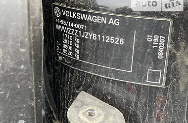 Хетчбек Volkswagen Golf 2000 в 