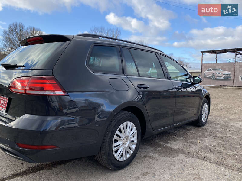 Універсал Volkswagen Golf 2017 в Нововолинську