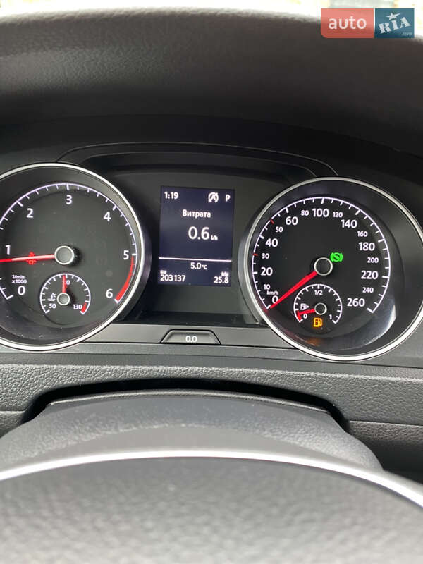 Універсал Volkswagen Golf 2017 в Нововолинську