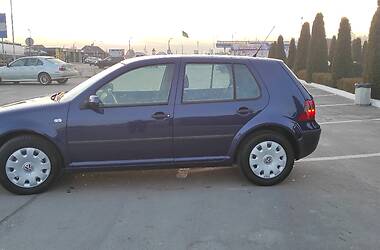 Хетчбек Volkswagen Golf 2002 в Сарнах