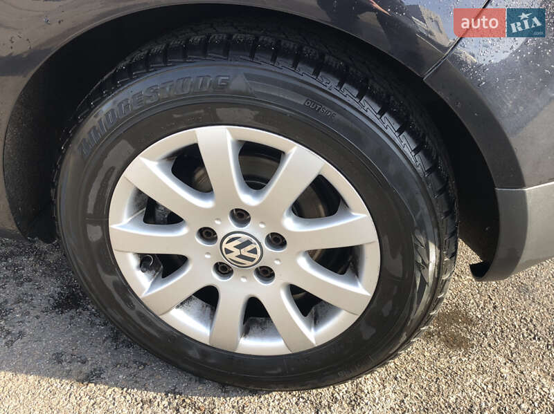 Хетчбек Volkswagen Golf 2006 в Хусті