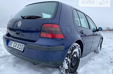 Хэтчбек Volkswagen Golf 2002 в Ковеле