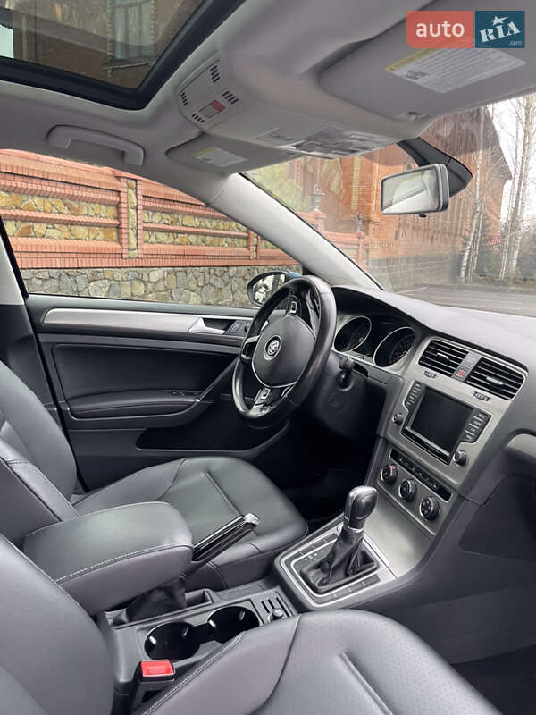 Універсал Volkswagen Golf 2016 в Вінниці