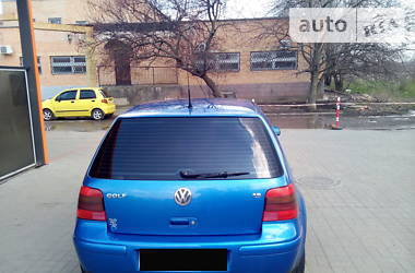 Хетчбек Volkswagen Golf 2000 в Дніпрі