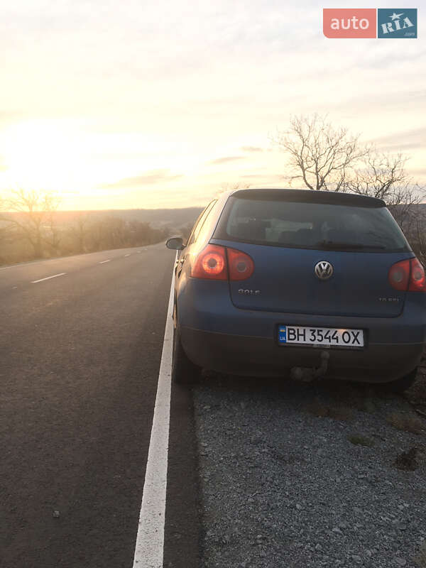 Хетчбек Volkswagen Golf 2004 в Подільську