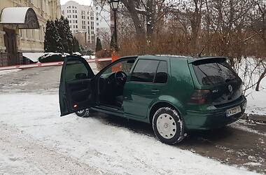 Хетчбек Volkswagen Golf 2003 в Києві