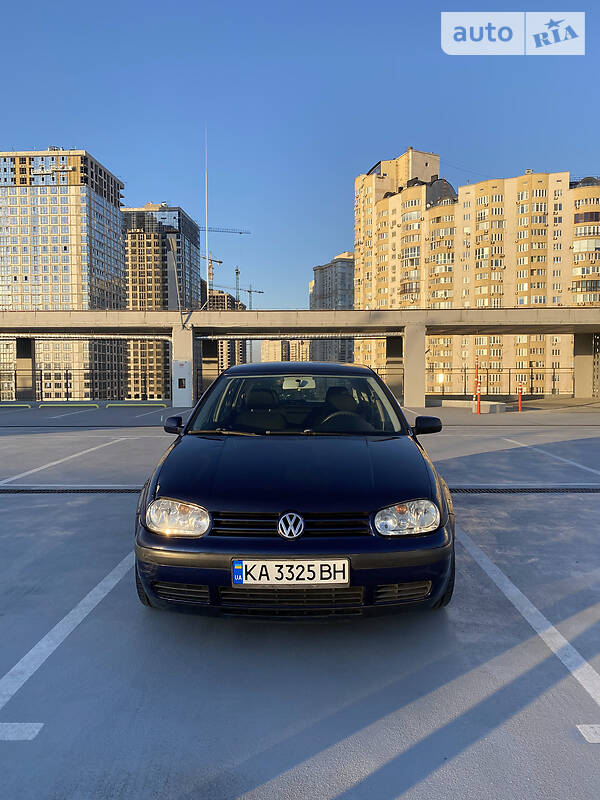 Универсал Volkswagen Golf 2003 в Киеве